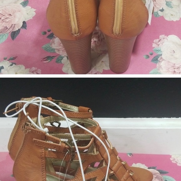 Altar'd State brown block heel peep toe sandels 9 - Picture 2 of 3